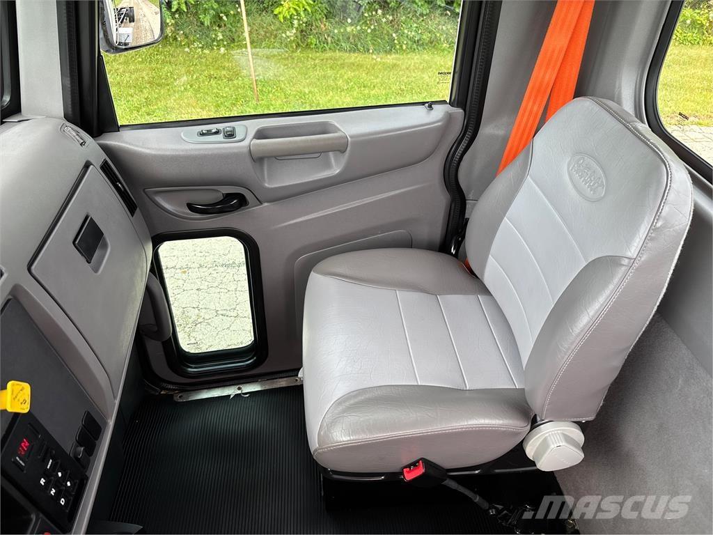 Peterbilt 337 其他貨車