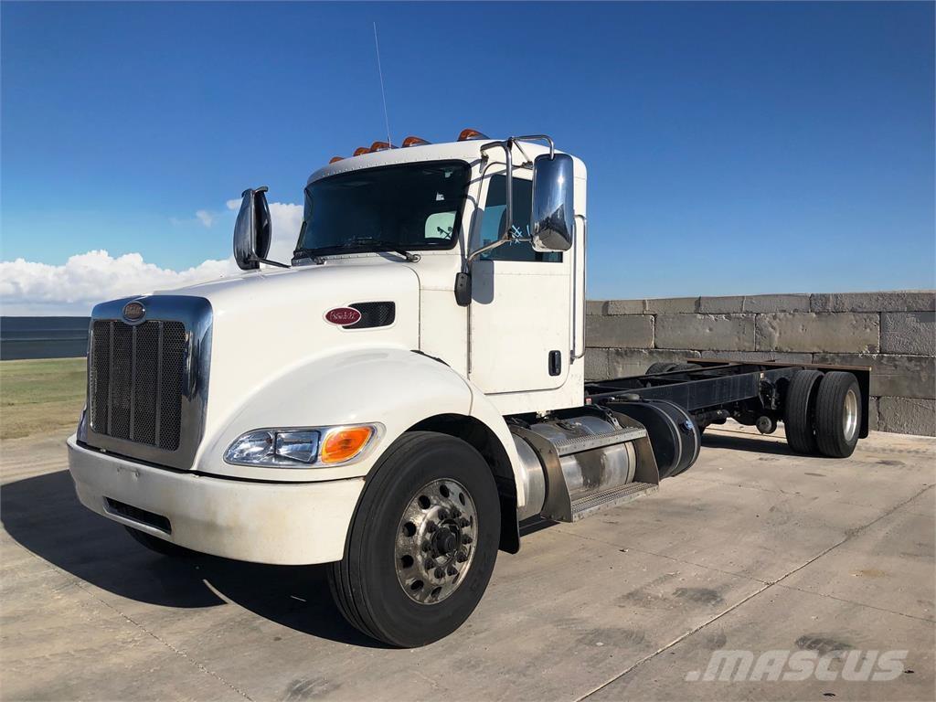 Peterbilt 337 其他貨車