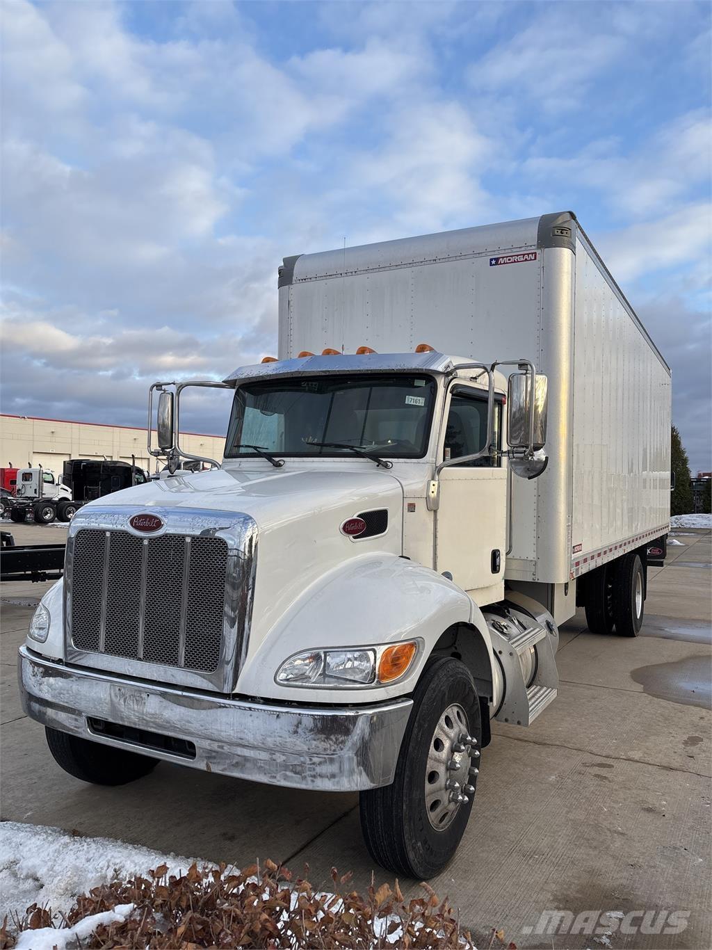 Peterbilt 337 其他貨車