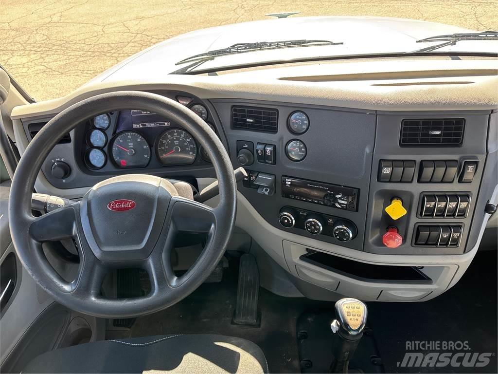Peterbilt 567 曳引機組件