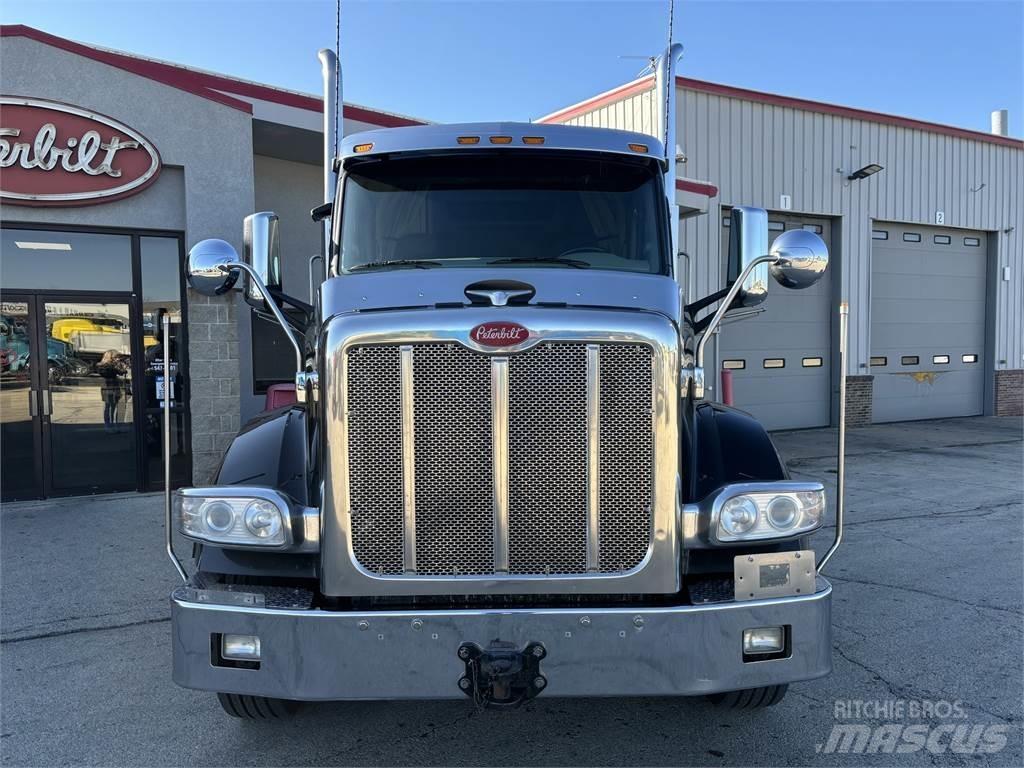 Peterbilt 567 曳引機組件