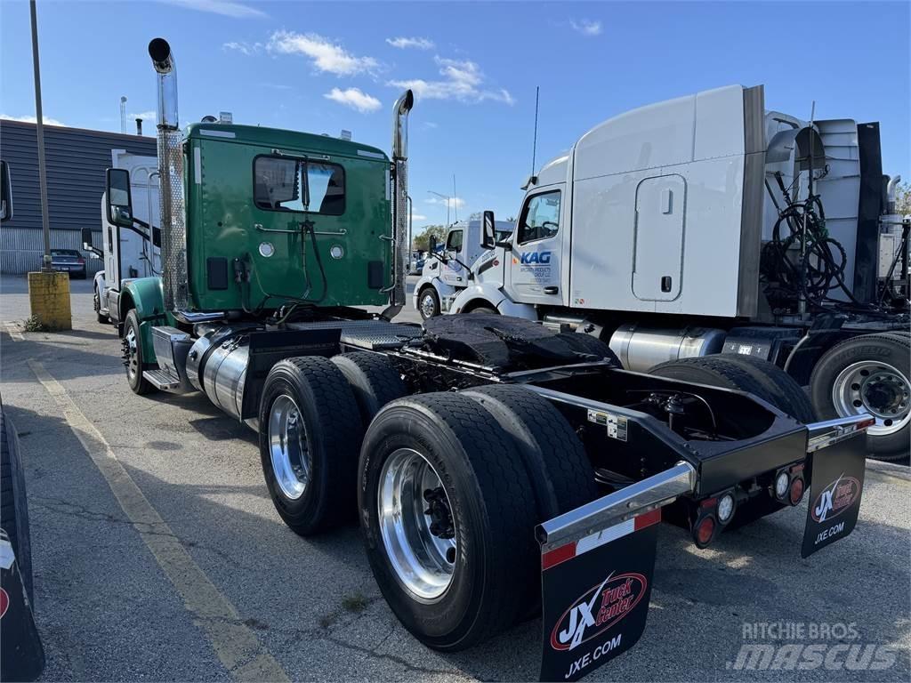 Peterbilt 567 曳引機組件