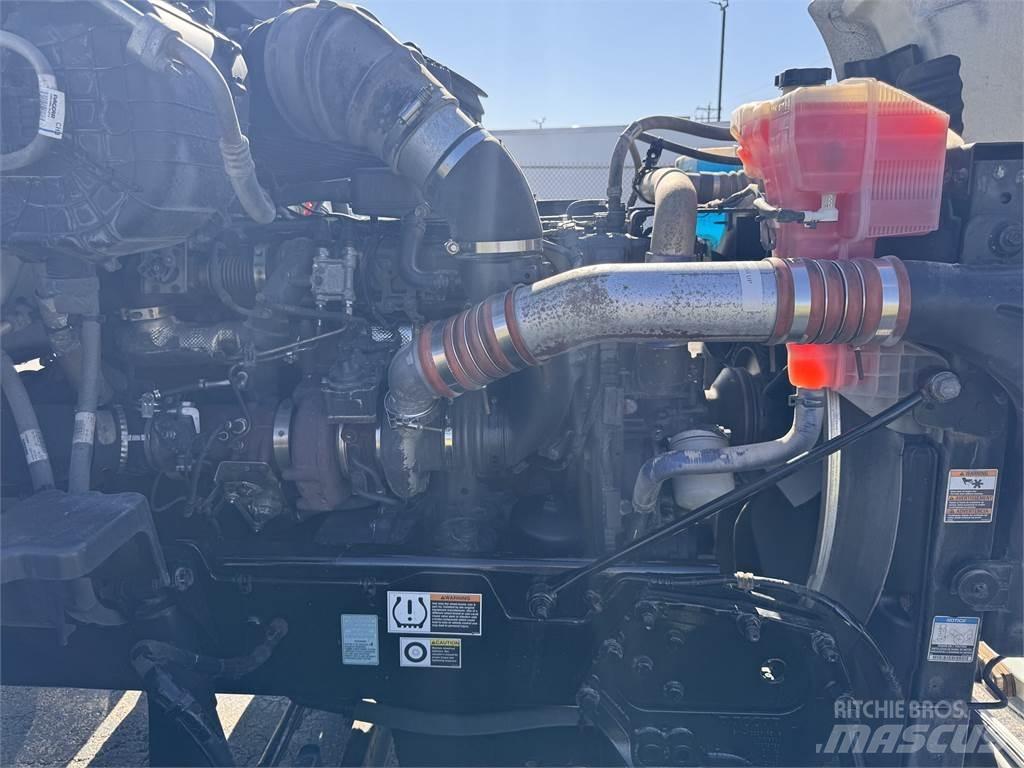 Peterbilt 579 曳引機組件