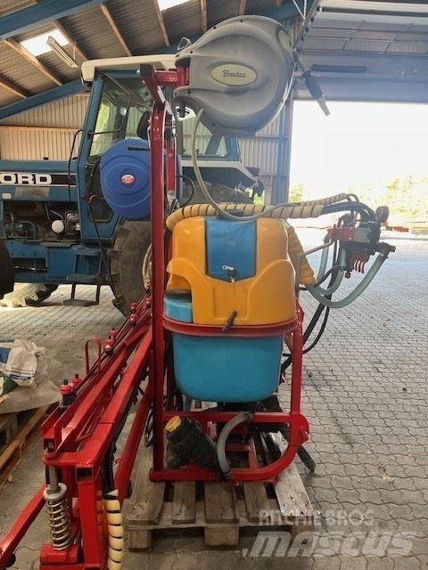 Jar-Met 12m 牽引式噴霧機
