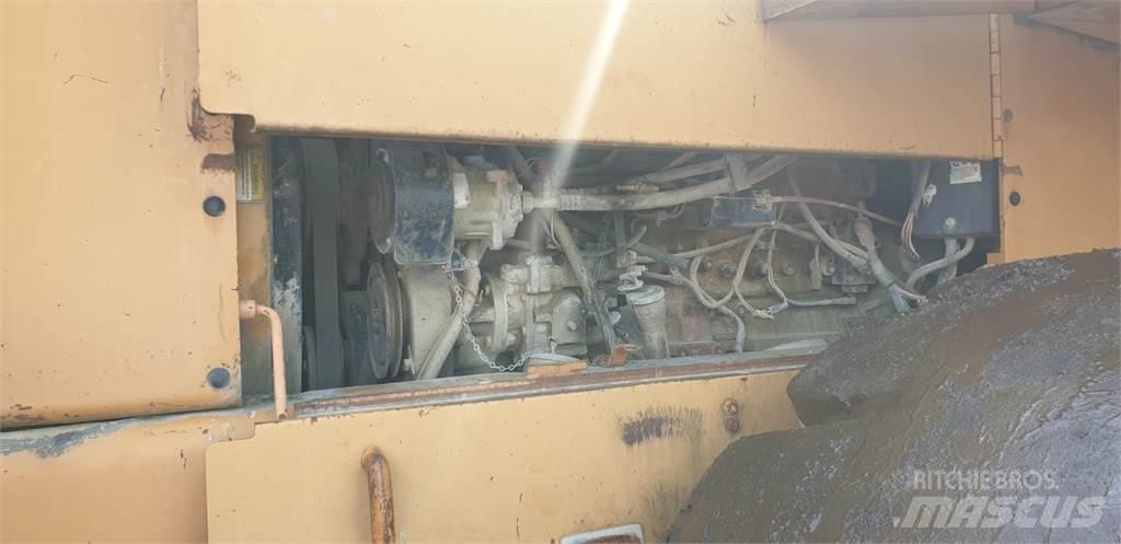 CASE 921 B 輪胎式裝載機