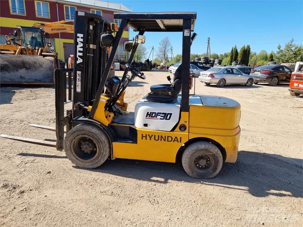 Hyundai Halla HDF30 柴油卡車