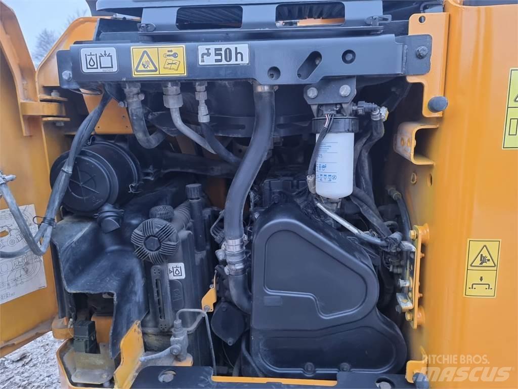 JCB 135HD 滑移轉向裝載機