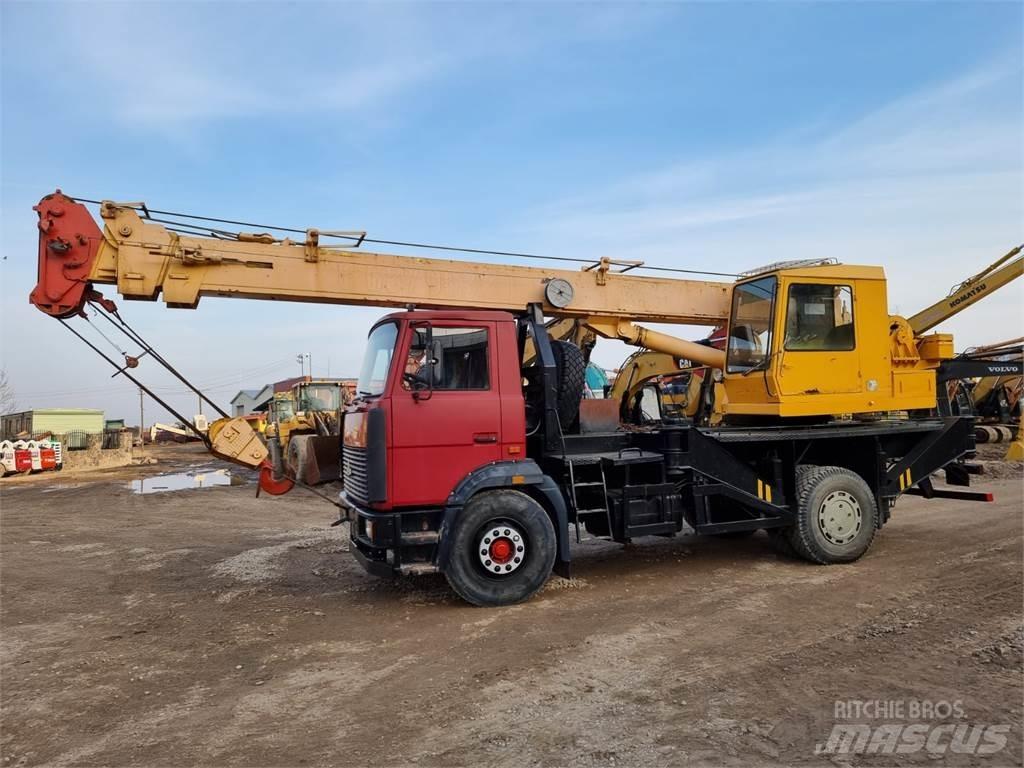 MAZ 533731 全路面起重機/吊車