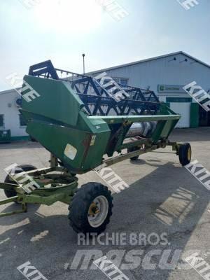 John Deere 2256 2WD 聯合收穫機