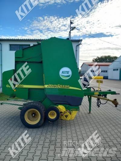 John Deere 592 圓型牧草打包機