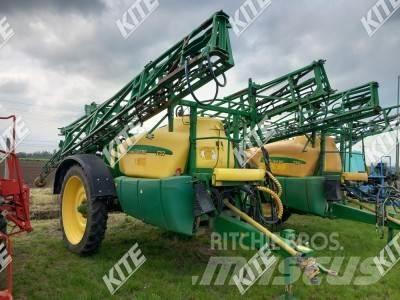 John Deere 732 牽引式噴霧機