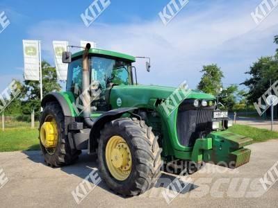 John Deere 8220 曳引機