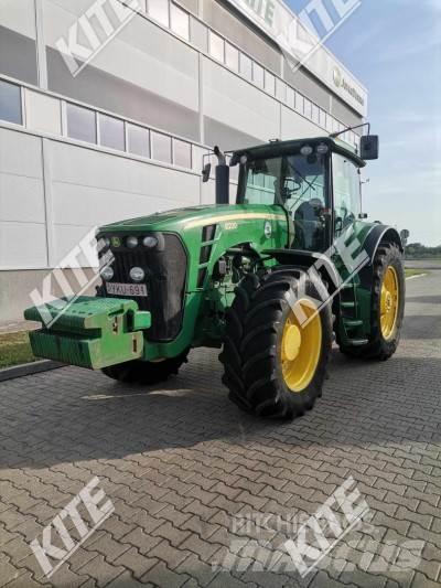 John Deere 8230 曳引機