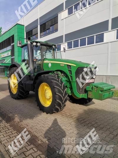 John Deere 8230 曳引機
