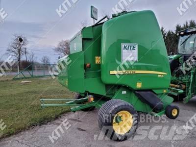 John Deere 854 圓型牧草打包機