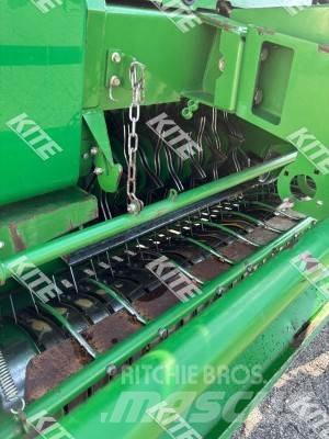 John Deere 854 圓型牧草打包機