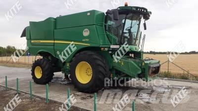 John Deere S670 聯合收穫機