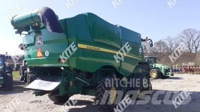 John Deere S680i 4WD 聯合收穫機