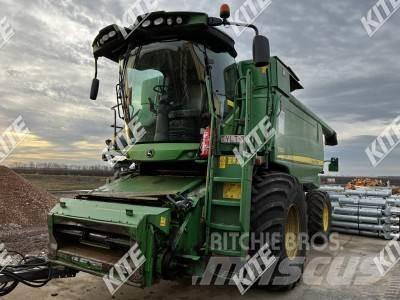 John Deere T660 聯合收穫機