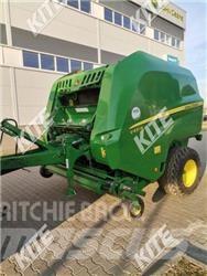 John Deere V451 R 圓型牧草打包機