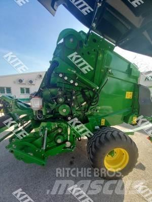 John Deere V451M 圓型牧草打包機