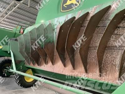 John Deere W650 聯合收穫機