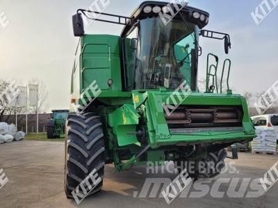 John Deere W650 聯合收穫機