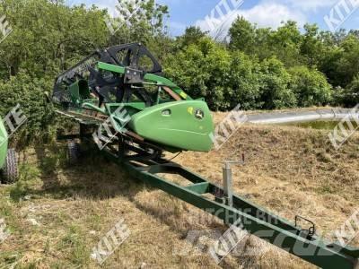 John Deere W650 聯合收穫機