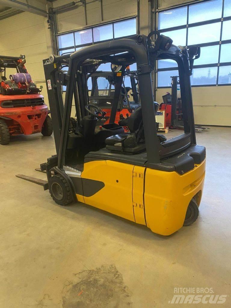 Linde E 18 L-02 電動堆高機