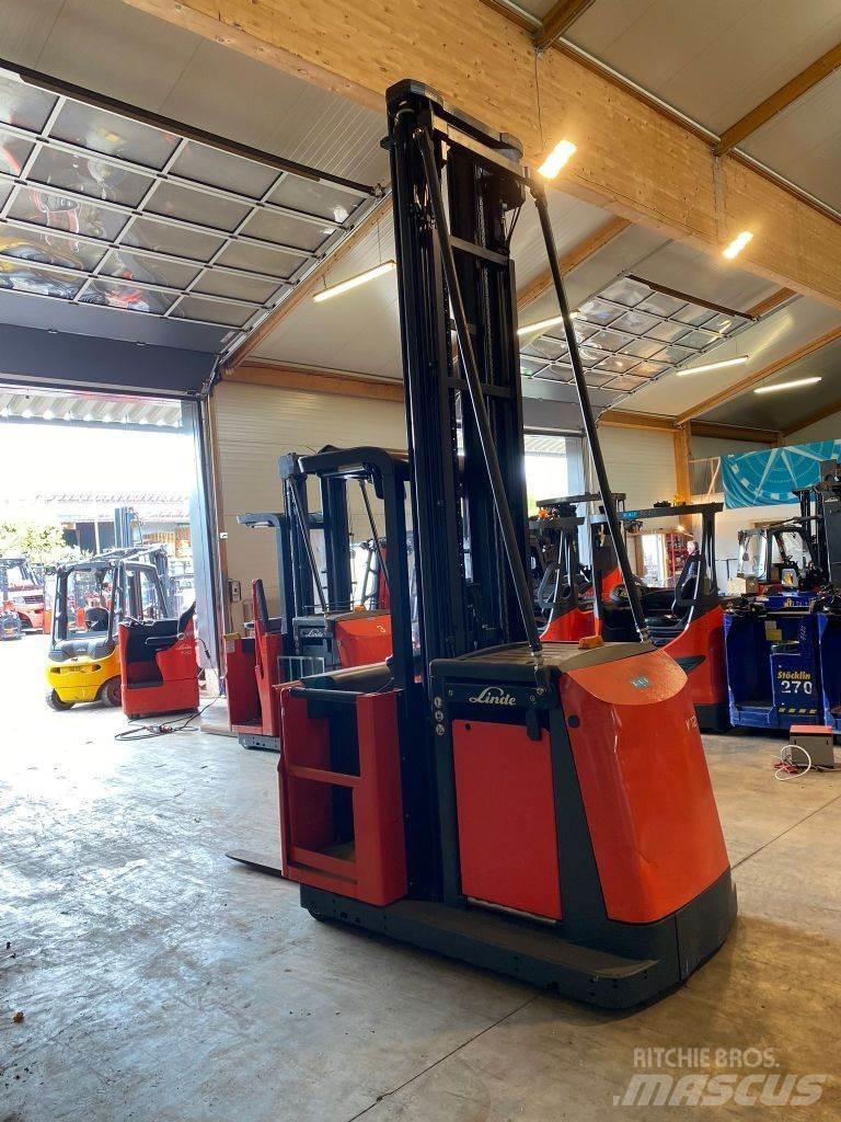 Linde V 12-02 高舉式裝載機