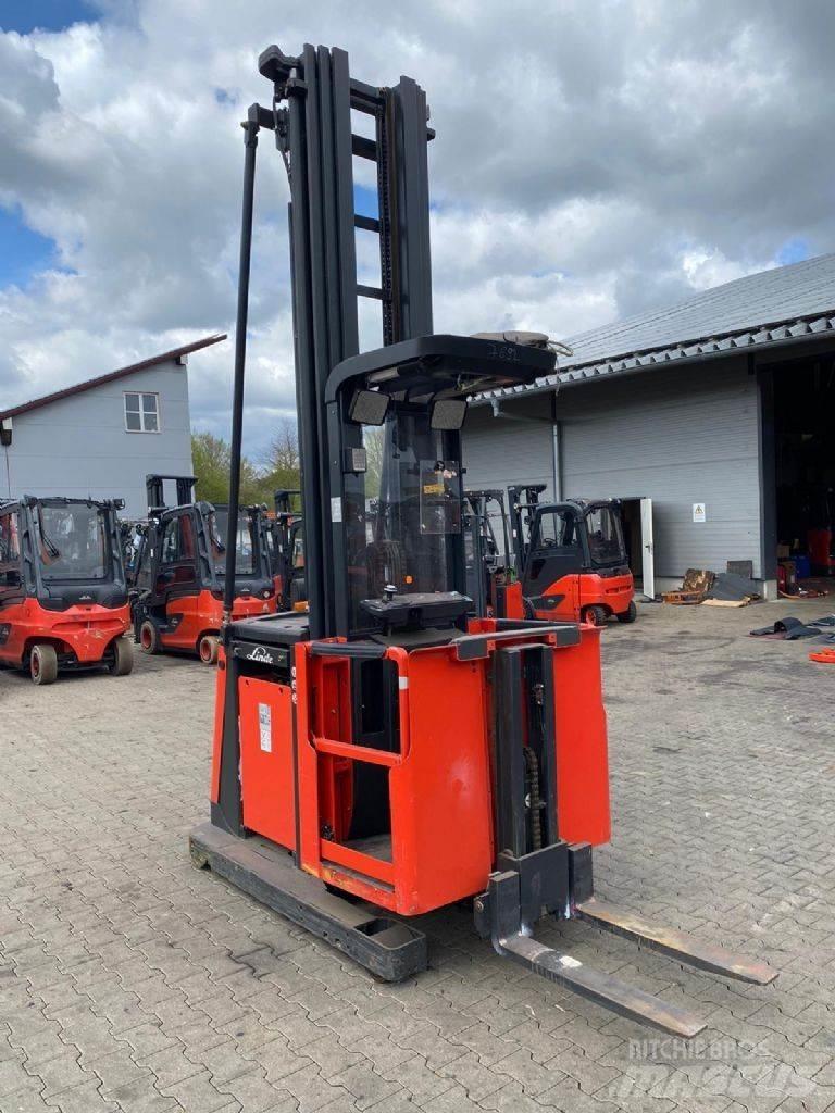 Linde V 12-02 高舉式裝載機