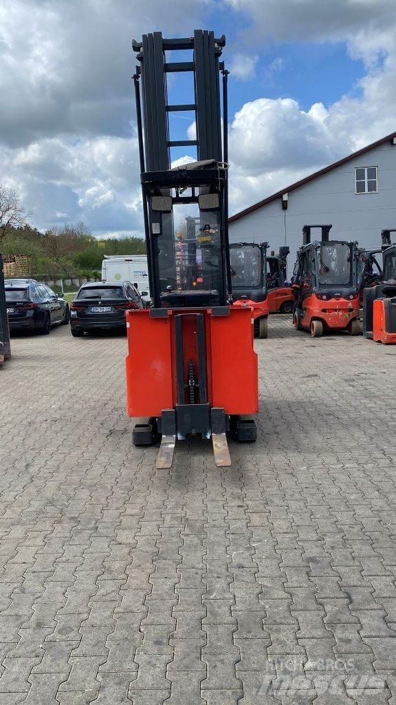 Linde V 12-02 高舉式裝載機