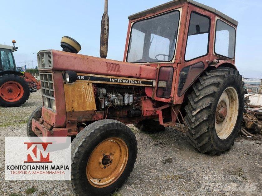 International 1046 曳引機