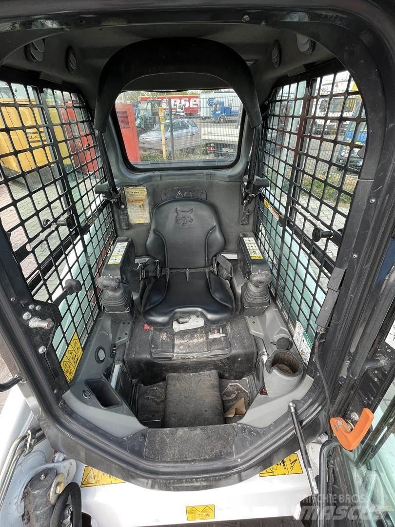 Bobcat S450 滑移轉向裝載機