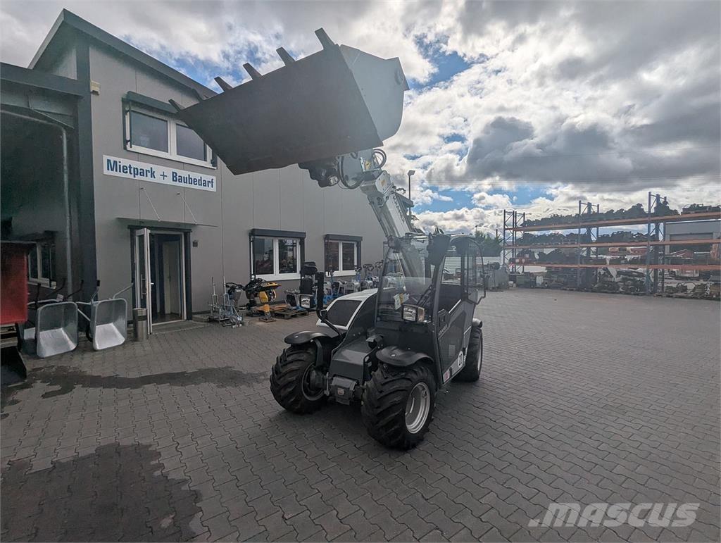 Kramer 1245 伸縮臂操作車