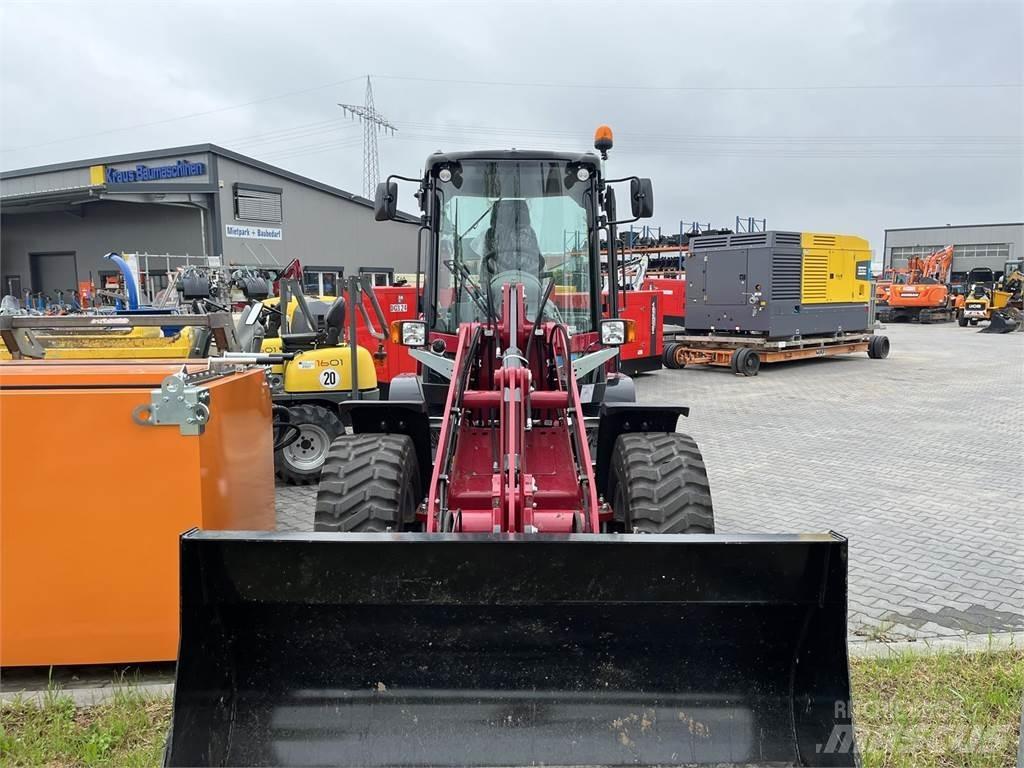 Yanmar V80 輪胎式裝載機