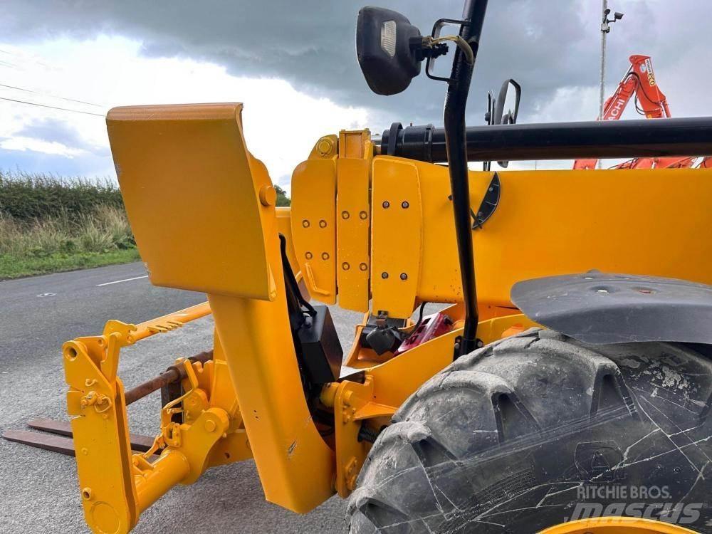 JCB 540-170 伸縮臂操作車