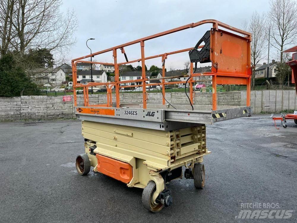 JLG 3246ES 剪式升降機