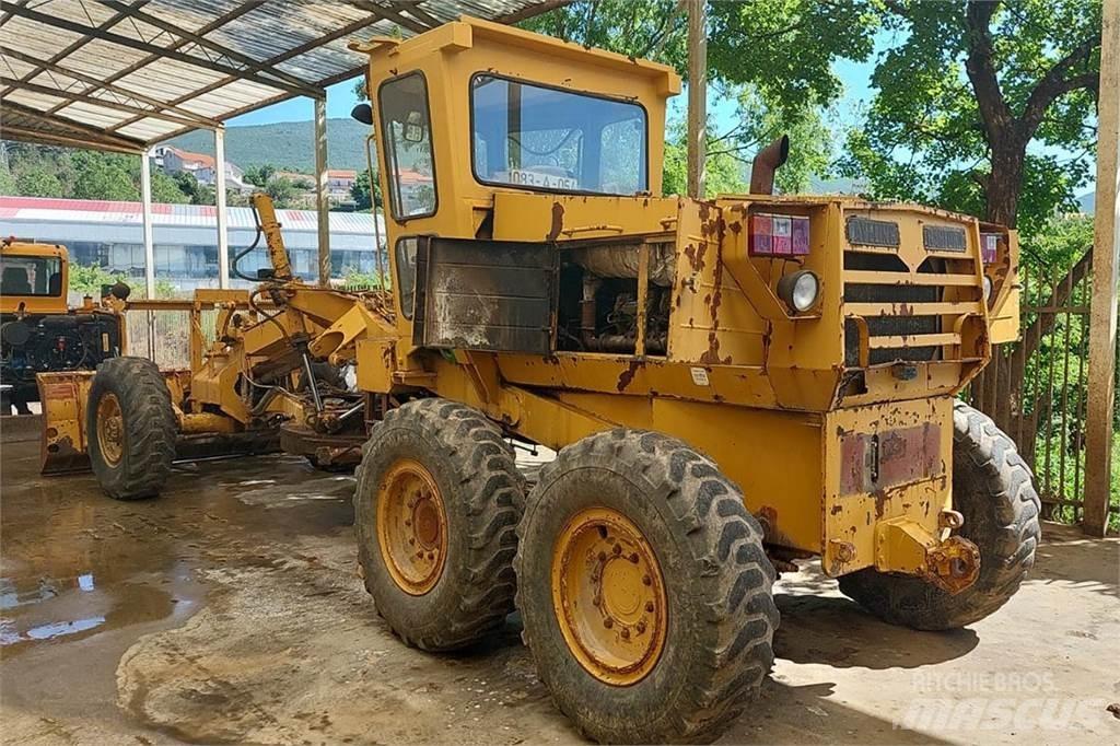 Aveling Barford ASG-113 平土機