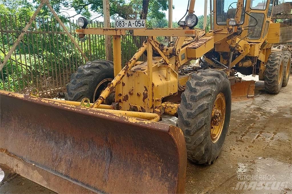 Aveling Barford ASG-113 平土機