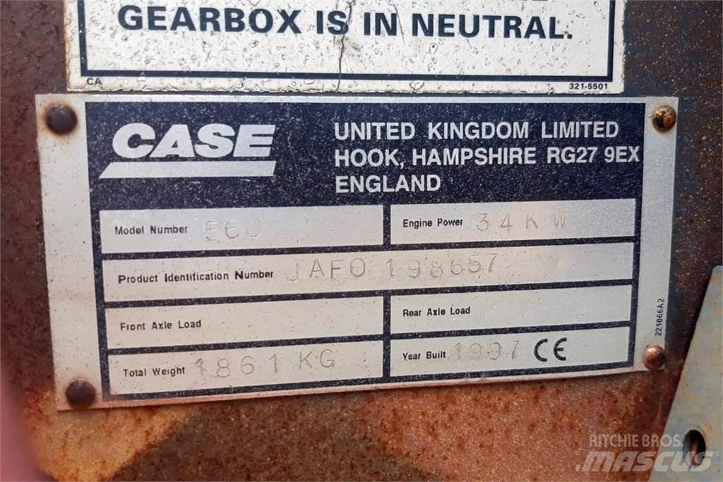 CASE 560 掘溝機