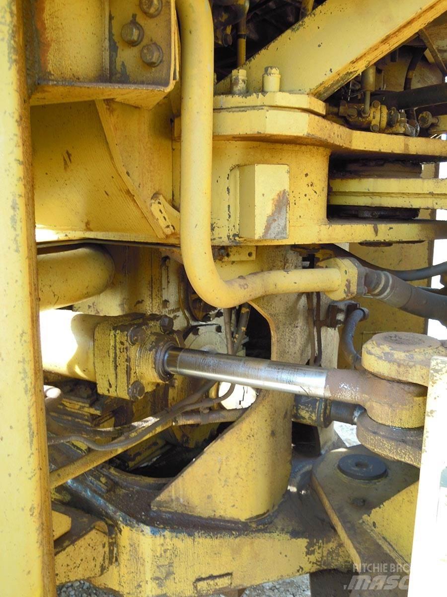 CAT 988B 輪胎式裝載機