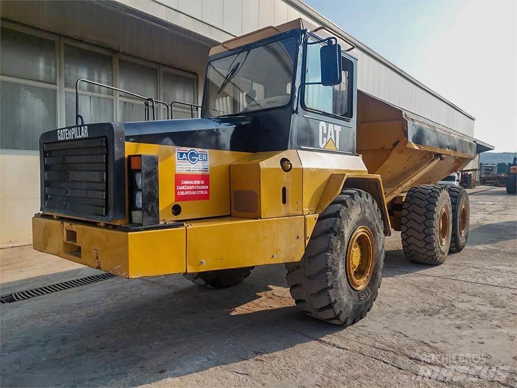 CAT D250E 鉸接式起吊車