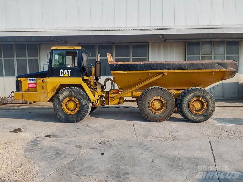 CAT D250E 鉸接式起吊車
