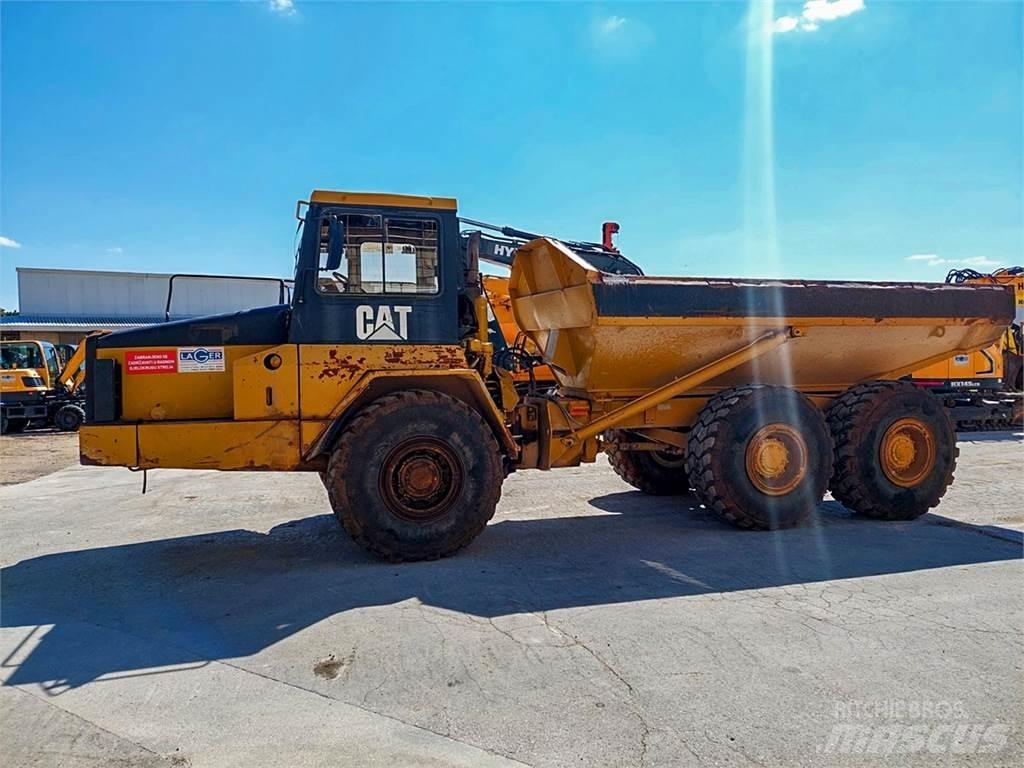 CAT D250E 鉸接式起吊車