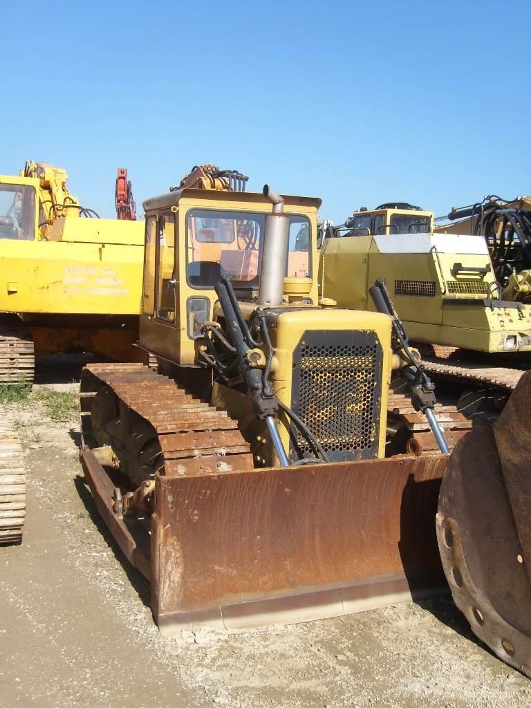 CAT D4 履帶推土機
