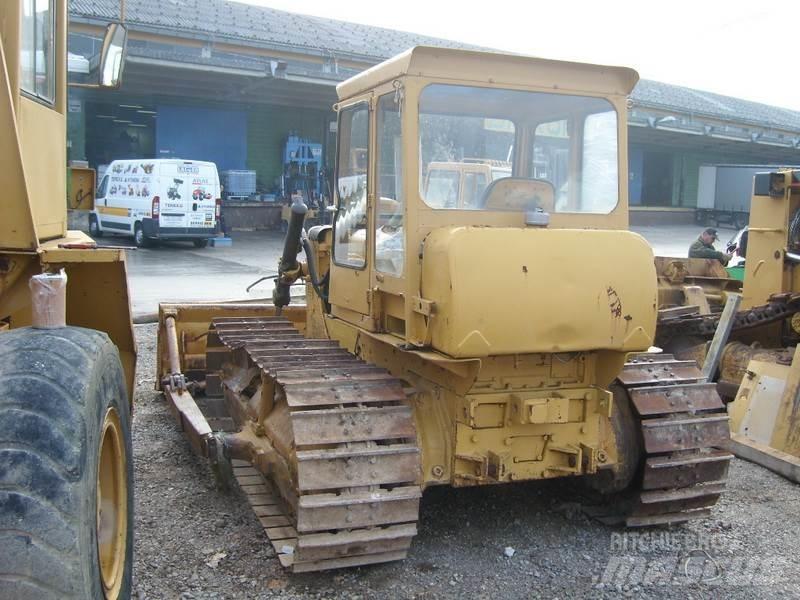 CAT D4 履帶推土機