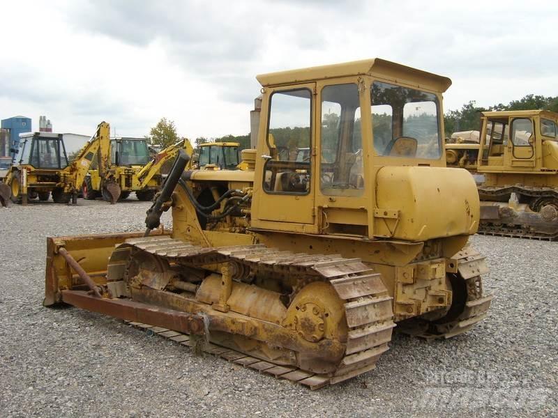 CAT D4 履帶推土機