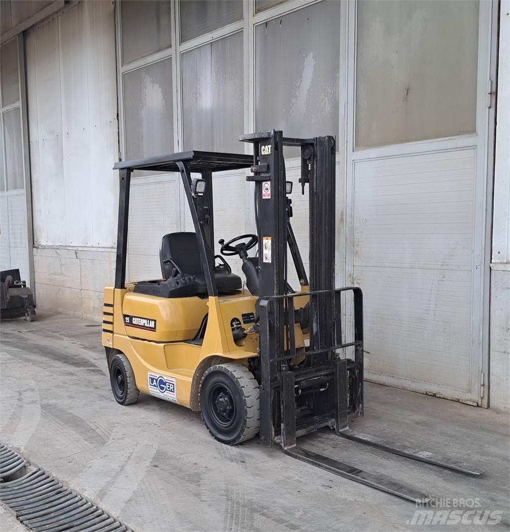 CAT DP15 柴油卡車