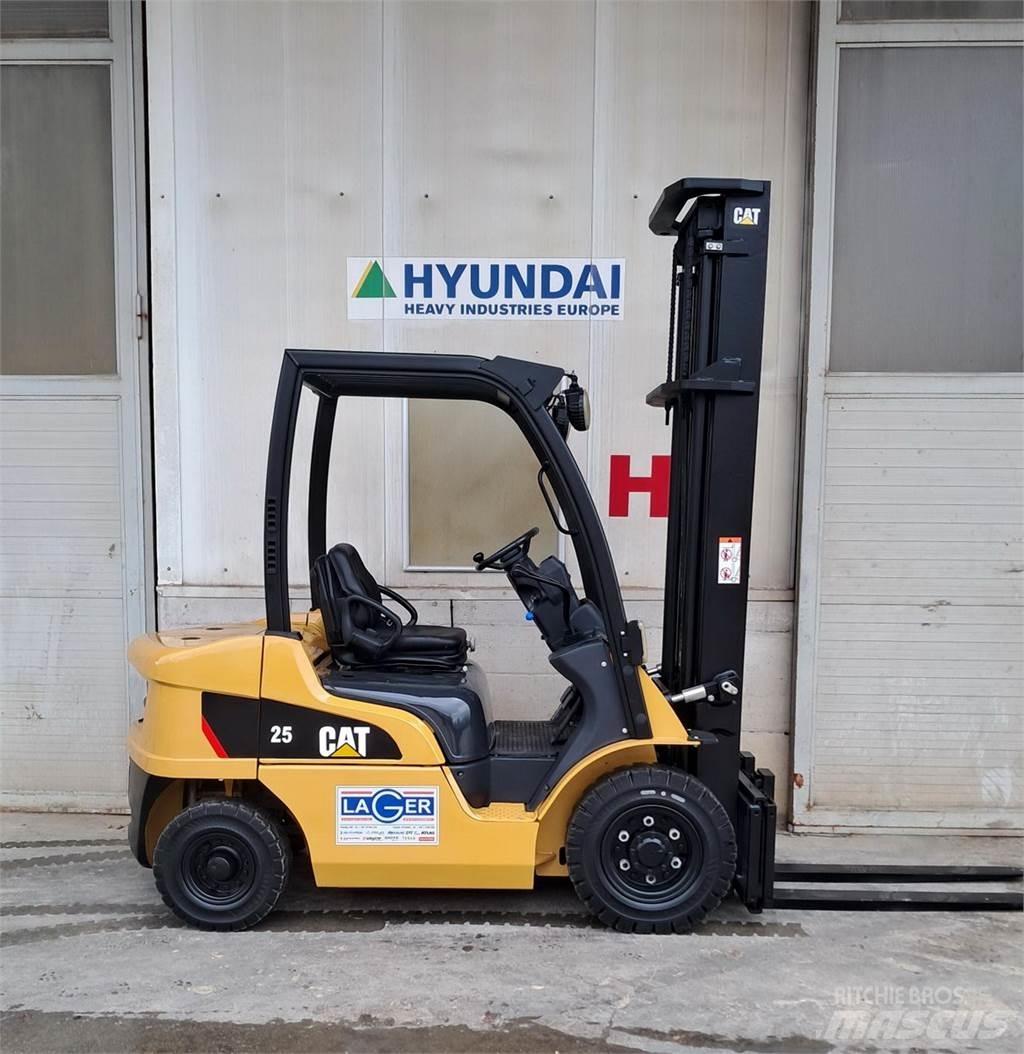 CAT DP25N 柴油卡車